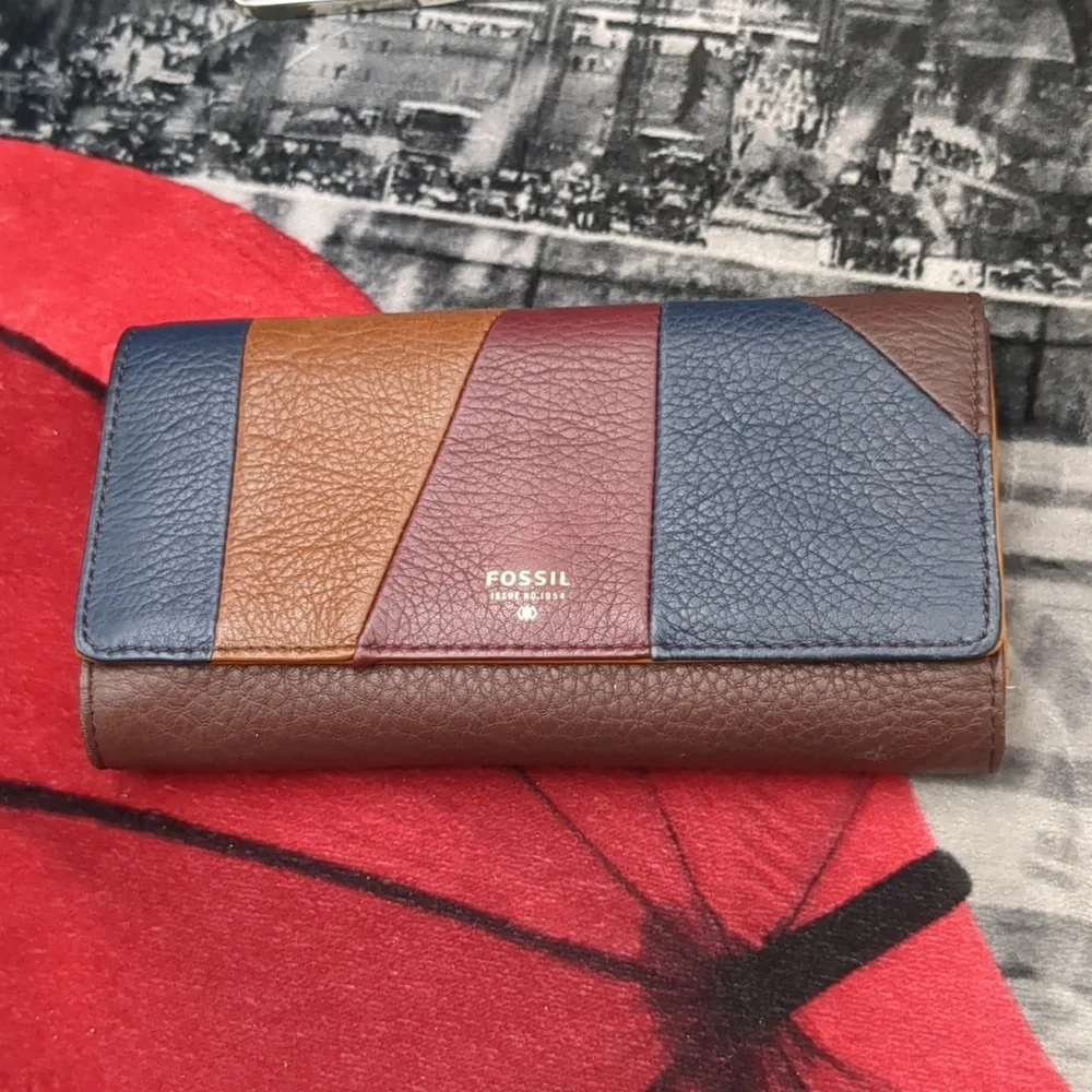 Fossil navy brown